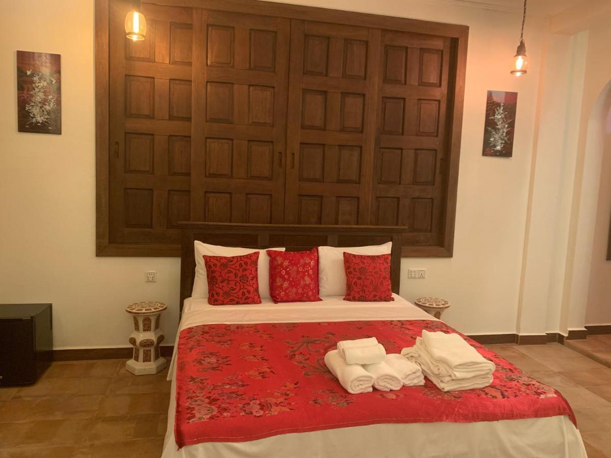 The J Break Boutique Otel Kampot Dış mekan fotoğraf